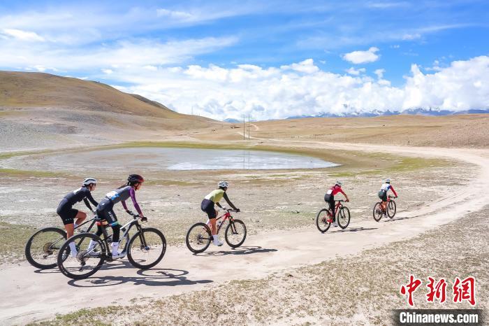 2024年雪古拉峰山地自行车越野挑战赛在拉萨揭幕