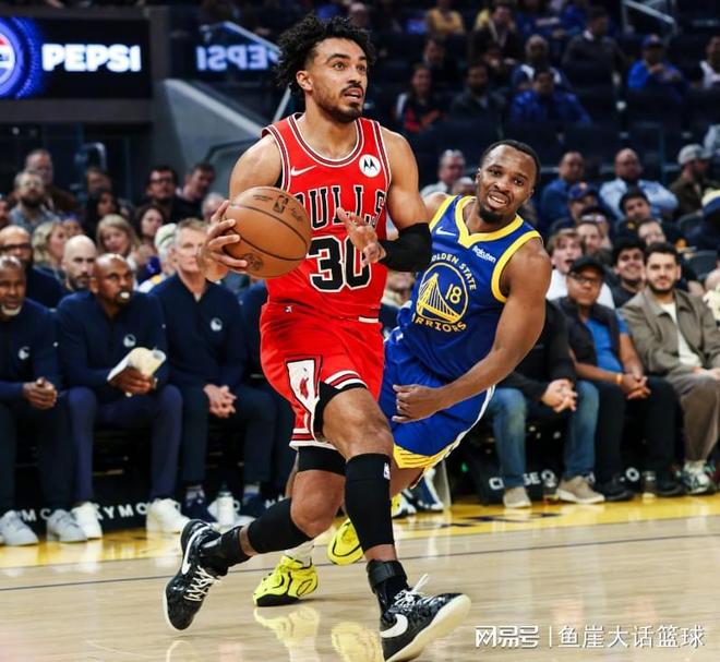 勇士爆冷惨败公牛，格林关键判罚成转折点