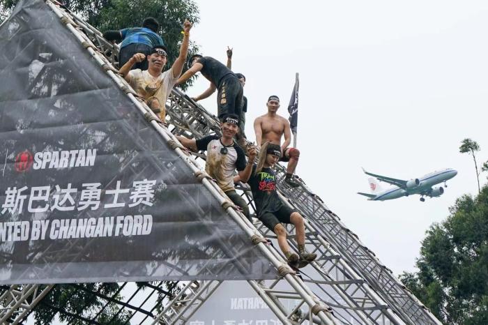 斯巴达勇士赛成都站圆满落幕 泥泞赛道见证勇士