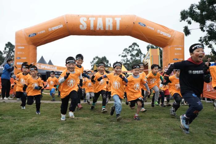 斯巴达勇士赛成都站圆满落幕 泥泞赛道见证勇士