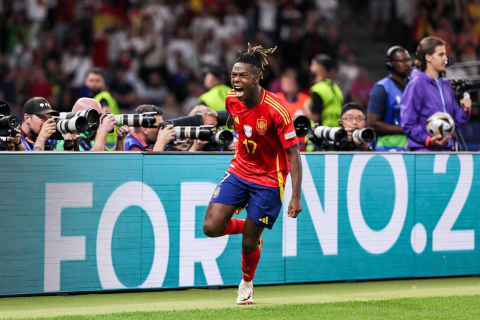 曼联加速争夺威廉姆斯 或于阿森纳前完成签约