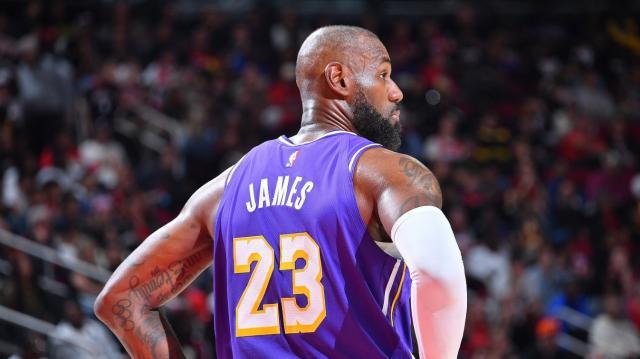 勒布朗·詹姆斯超越贾巴尔成历史胜场纪录保持者