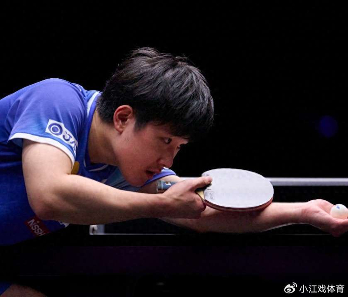 张本智和稳定发挥领跑男单争夺 梁靖崑状态起伏