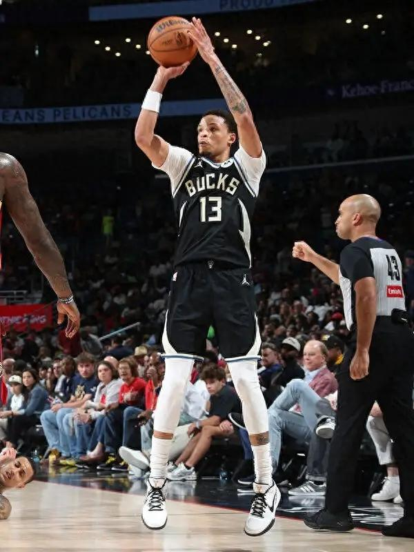 密尔沃基雄鹿小将罗林斯逆袭成关键战力