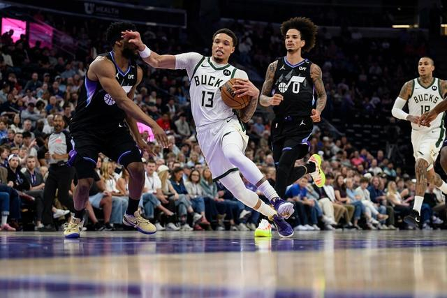 密尔沃基雄鹿小将罗林斯逆袭成关键战力