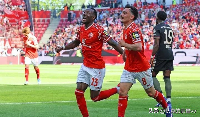 拜仁慕尼黑德甲三球逆转美因茨 创造历史纪录